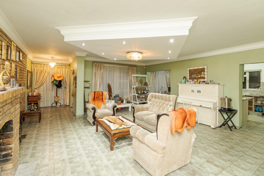 4 Bedroom Property for Sale in Devon Park Western Cape